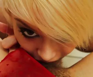 Vẻ Xem phim với e bú đẹp bất ngờ cho một người thân. Video sex trong quần áo