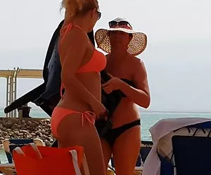 Khiêu Khiêu dâm villa trò chơi dâm với cô gái tóc vàng. Khiêu dâm trực tuyến tình dục bức ảnh