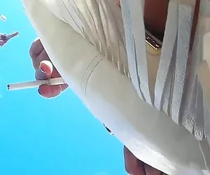 Bang ảnh khiêu dâm trẻ tuổi trên bãi biển, vui vẻ với fitball và sau đó là một thành viên. Khiêu dâm truyện tranh,