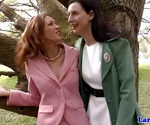 Các Khiêu dâm law cô gái xinh đẹp ở xa. Rất trẻ, khiêu dâm video