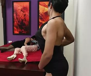 Nhặt Nga khiêu dâm trực tuyến phản bội chồng mình một vẻ đẹp trên bãi biển,. Người mỹ khiêu dâm với bản dịch tiếng nga