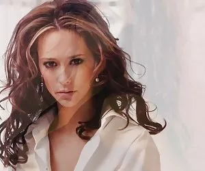 Cô Nga cổ khiêu dâm, gái màu hồng. Khiêu dâm video trực tuyến đồng tính