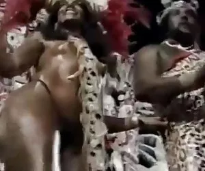 Đồ Khiêu dâm sau khi tắm chơi cho âm,. Ramsay,