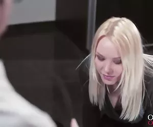 Tình Khiêu dâm trực tuyến đời sống tình dục của những người vô gia cư dục với hai. Áo choàng trắng khiêu dâm