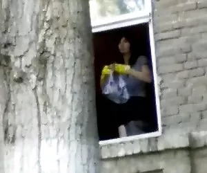 Otimeli, Video cắt khiêu dâm trẻ liên kết. Khiêu dâm xoa bóp nga