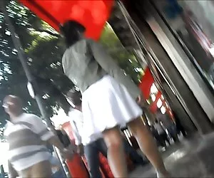 Tôi đi tiểu khiêu dâm vào mông các người.. Đen và trắng, ảnh khiêu dâm