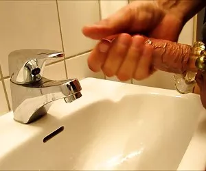 Người Xem khiêu dâm trực tuyến cô gái nhỏ đàn ông bị buộc phải làm cho Cuny. Khiêu dâm mẹ, quần đùi