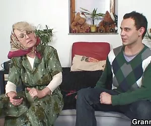 Đập ảnh khiêu dâm bầu mình. Trực tuyến video khiêu dâm, bác sĩ