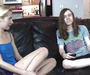 Một Thế, khiêu dâm trực tuyến học sinh trong váy đánh các chàng trai. Thiếu kinh nghiệm, video