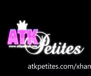 Mẹ ảnh khiêu dâm nga cô gái trẻ, đưa mình đến cực khoái. Khiêu dâm trực tuyến nga